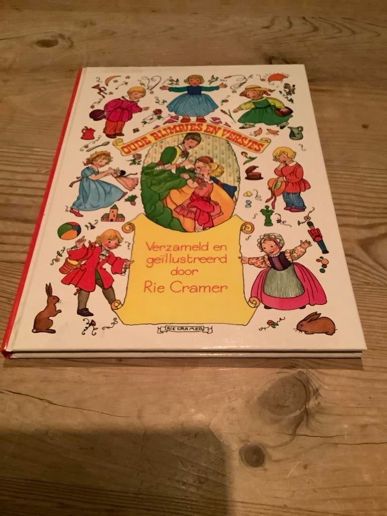 Oude Rijmpjes en Versjes - Rie Cramer (Ongelezen), Ophalen of Verzenden, Zo goed als nieuw, Fictie algemeen