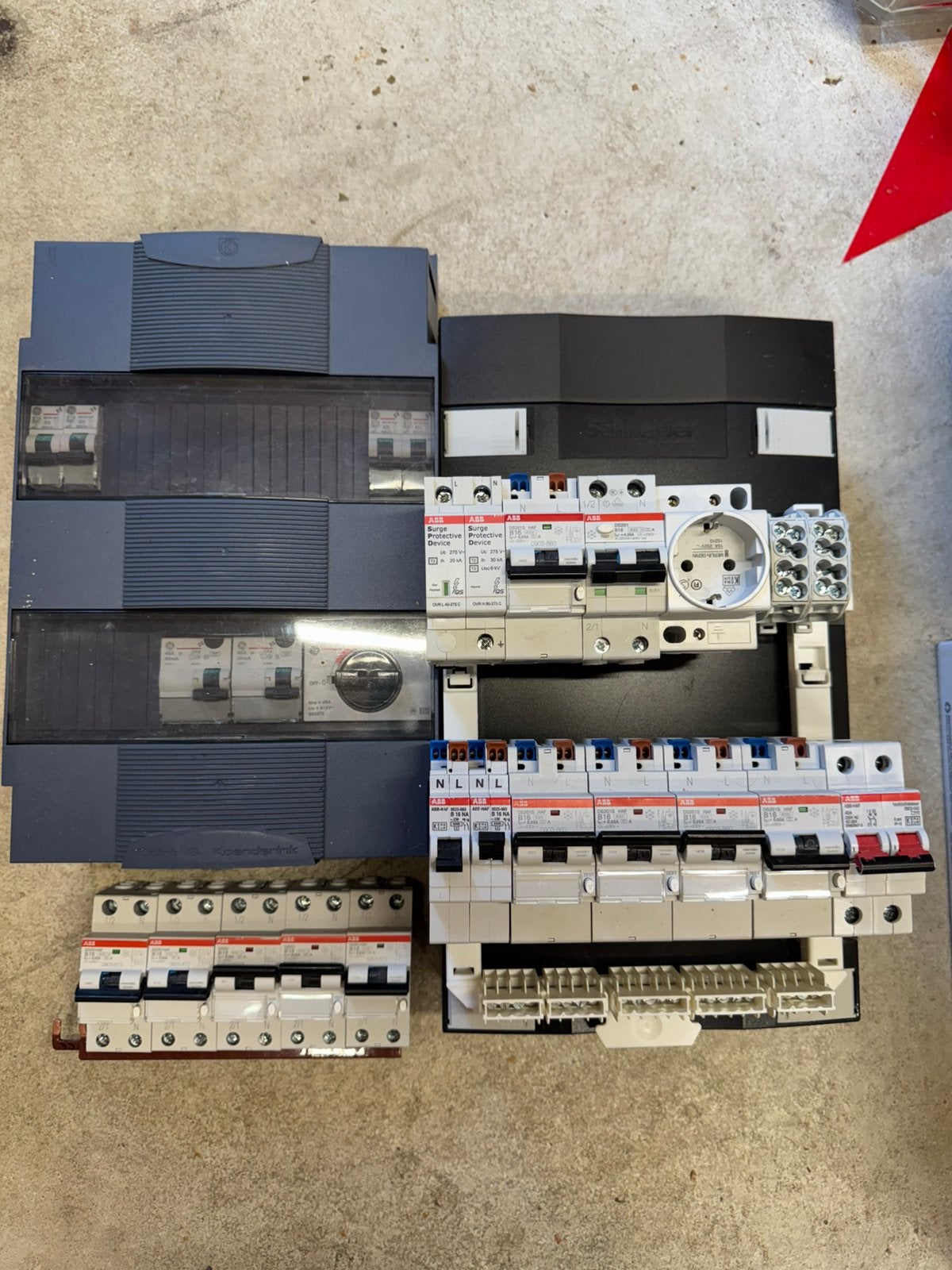 ABB componenten, GE groepenkast en Schneider lege kast., Ophalen of Verzenden, Zo goed als nieuw, Overige typen