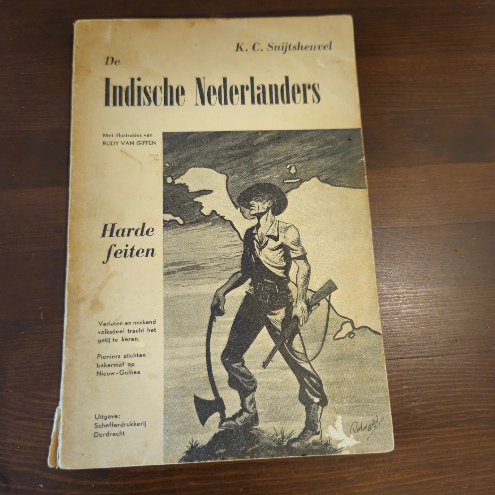 De Indische Nederlanders - Harde feiten (K.C. Snijtsheuvel), Gelezen, K.C. Snijtsheuvel, Ophalen of Verzenden, 1945 tot heden