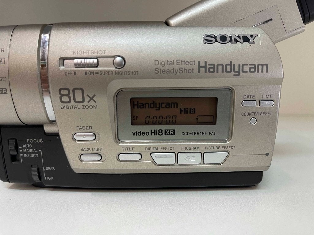 Foto 4 van SONY CCD-TR918E Serie 1013928