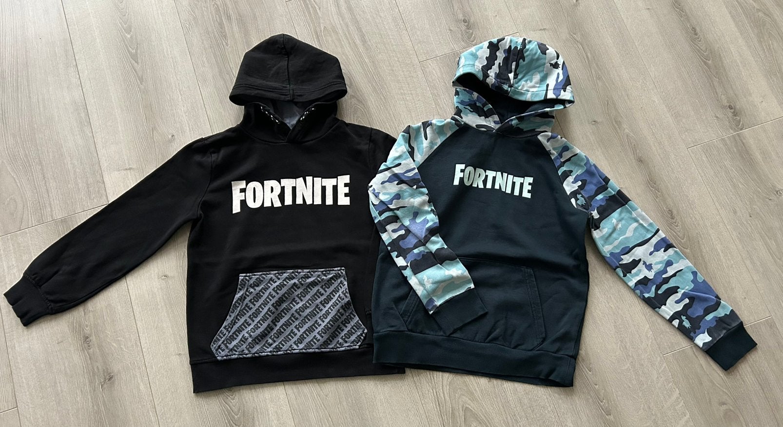2 x hoodies Fortnite, Verzenden, Zo goed als nieuw, Jongen, Trui of Vest