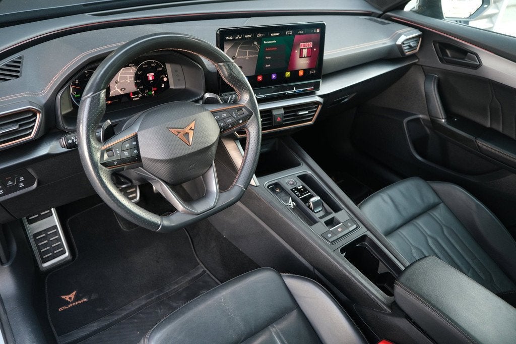 CUPRA Formentor 1.4 e-Hybrid VZ Copper 245PK MATT Pano Trekh, Auto's, Cupra, Gebruikt, Zwart, 4 cilinders, Formentor