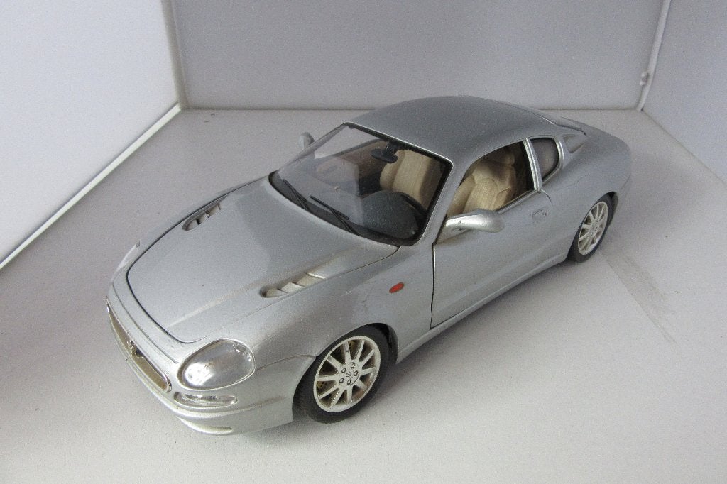 Maserati 3200GT 1;18, Ophalen of Verzenden, Zo goed als nieuw, Auto, Bburago