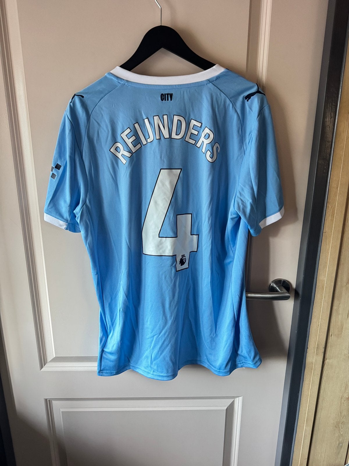 Puma Manchester City 2025/26 Home Shirt Tijani Reijnders #4, Verzamelen, Verzenden, Nieuw, Buitenlandse clubs, Shirt