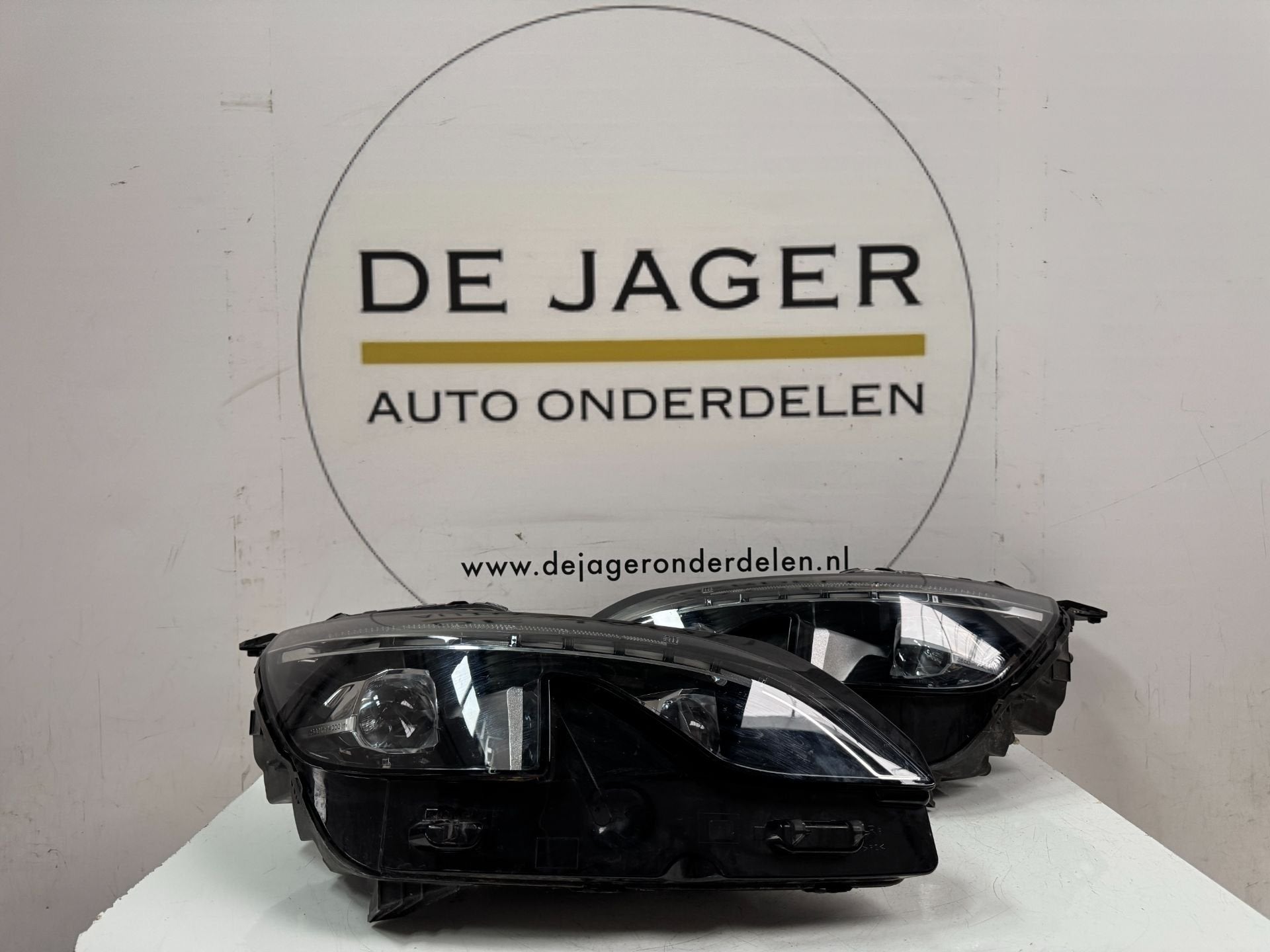 PEUGEOT 3008 5008 GT VOL LED KOPLAMPEN SET 9826572680, Taurusavenue 1
2132 LS  Hoofddorp, NL, Gebruikt, Contact.group@renault.com