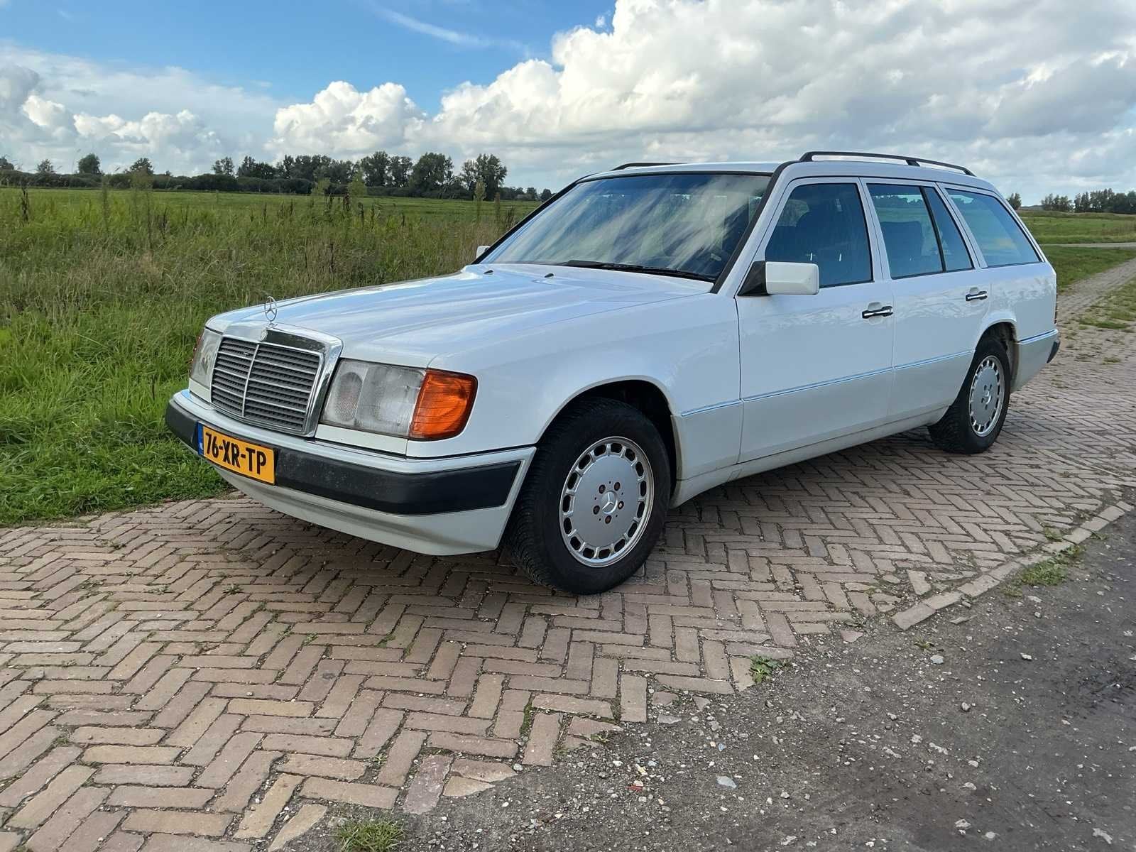 1992 Mercedes-Benz W 124 combi 200 Personenauto, Auto's, Automaat, Achterwielaandrijving, Gebruikt, 118 pk