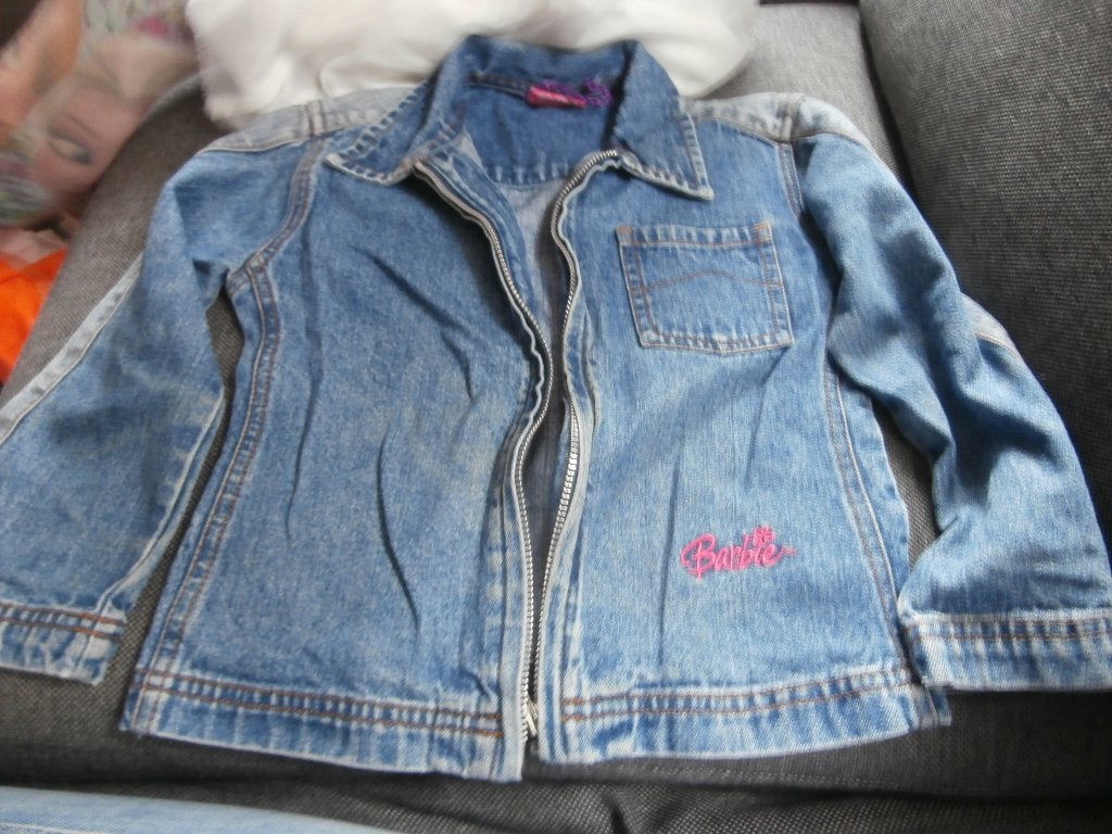 jas spijkerjas blauw Barbie Smith Brooks Mattel maat 110 116, Meisje, Barbie, Ophalen of Verzenden, Zo goed als nieuw