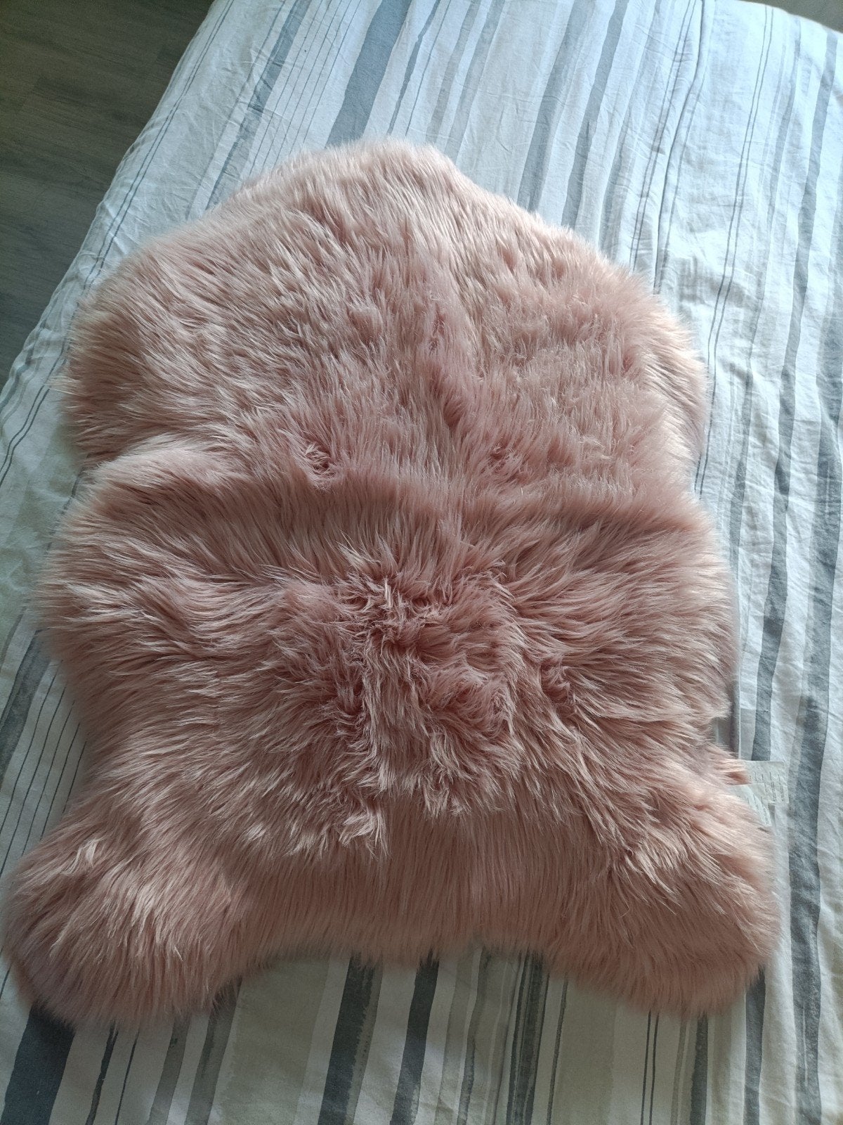 Roze schapenvacht tapijt - Zacht en decoratief, 100 tot 150 cm, Zo goed als nieuw, Modern, Scandinavisch, Cozy, Roze