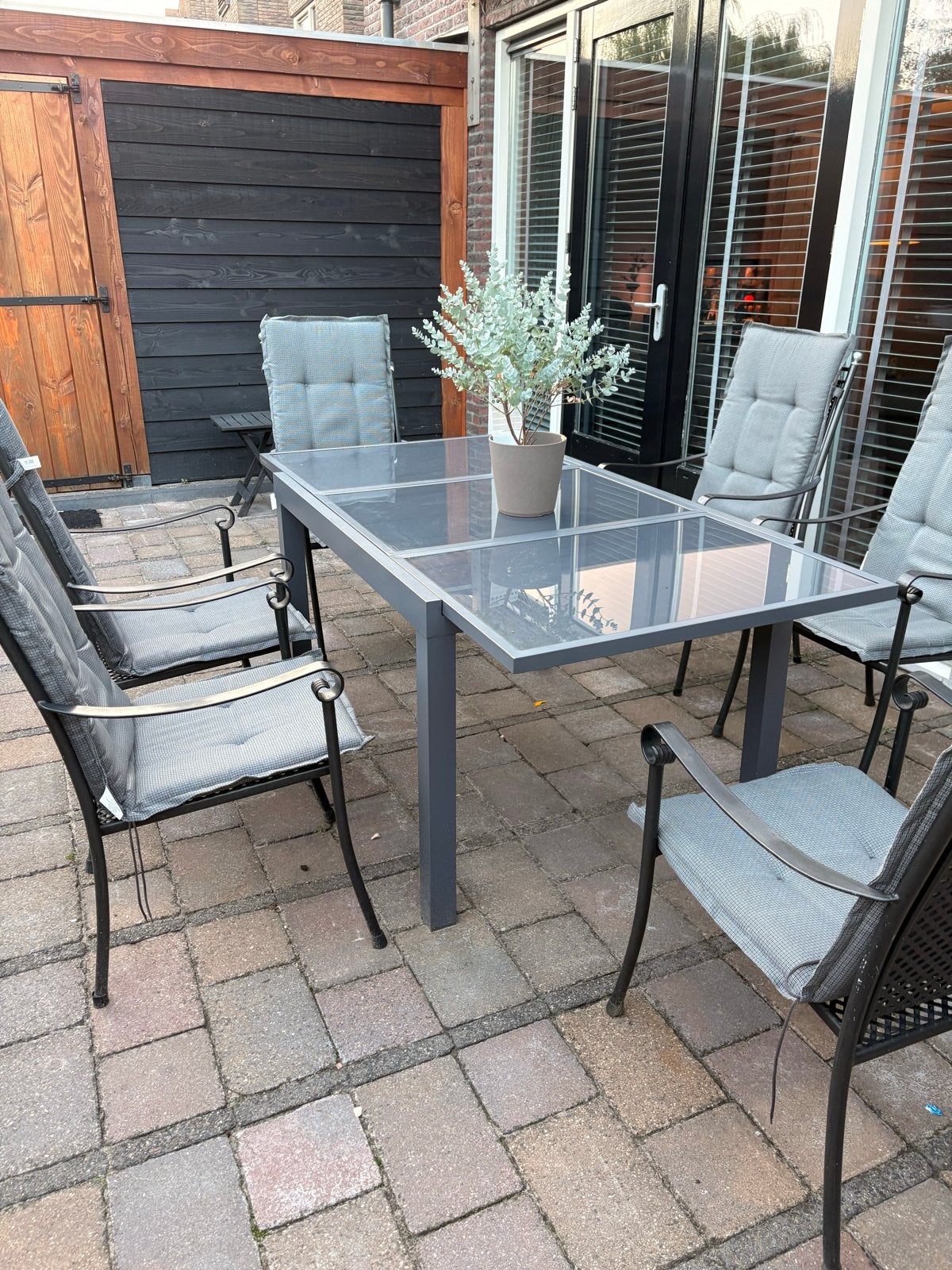 Uitschuifbare tuintafel met 6 stoelen en kussens, Ophalen, Gebruikt, Eettafel, 6 zitplaatsen