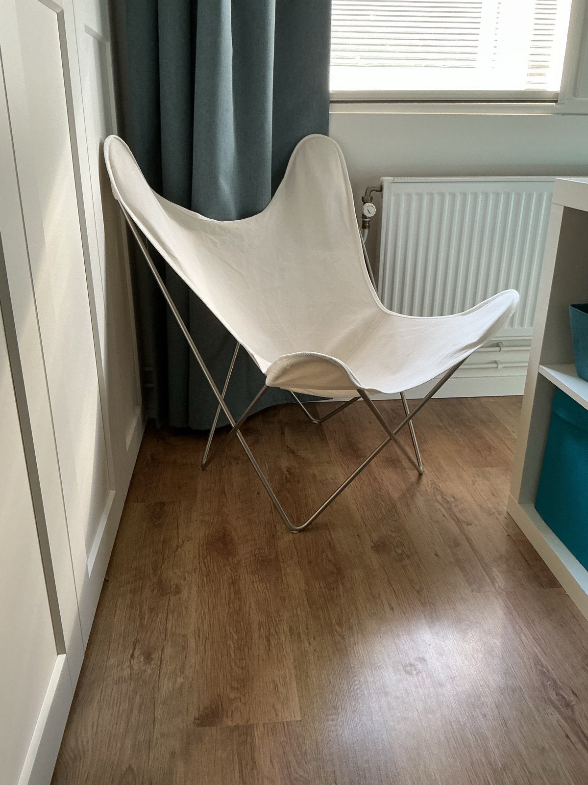 Comfortabele vlinderstoel, wit canvas en metalen frame, Ophalen, Gebruikt, Wit, Scandinavisch