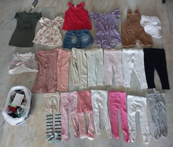 ca. 25 delig meisjes kledingpakket sokken jas, maat 74 80 86, Kinderen en Baby's, Ophalen of Verzenden, Zo goed als nieuw, Maat 74