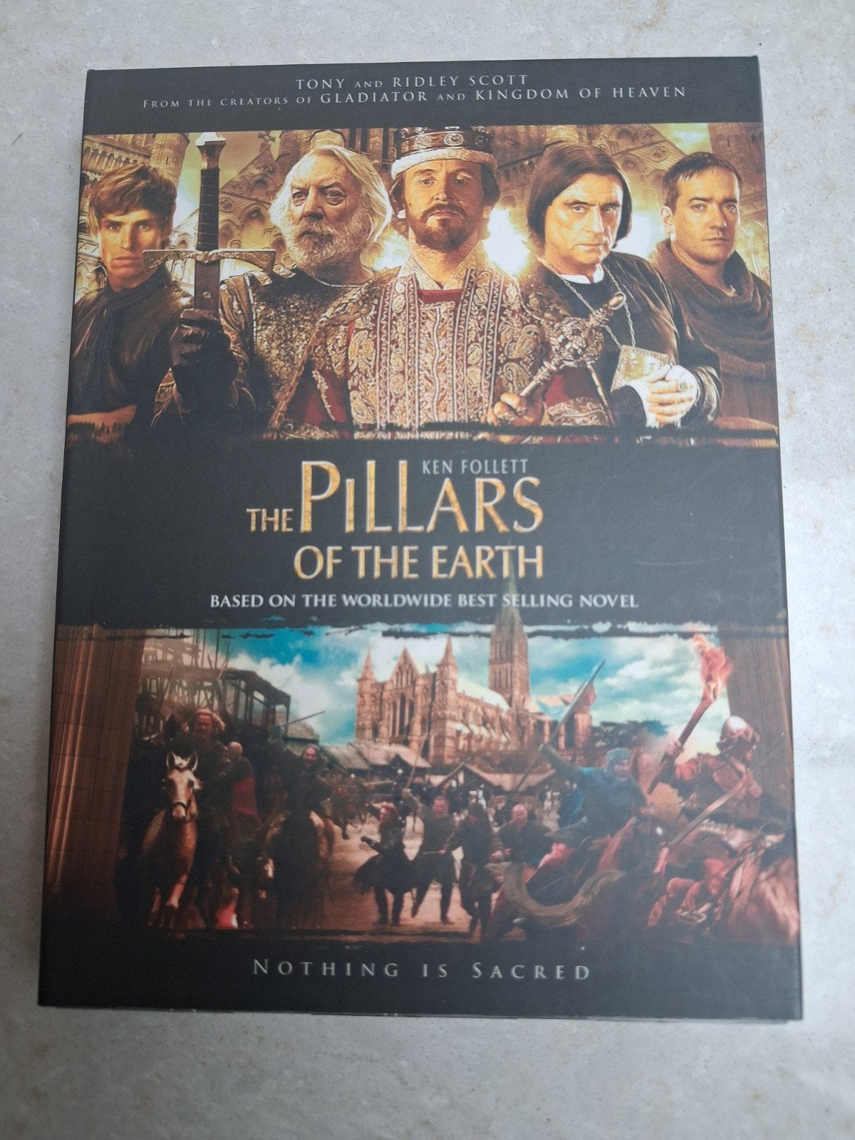 The Pillars of the Earth -Miniserie gebaseerd op Ken Follett, Engels, Nederlands, Ophalen of Verzenden, Zo goed als nieuw