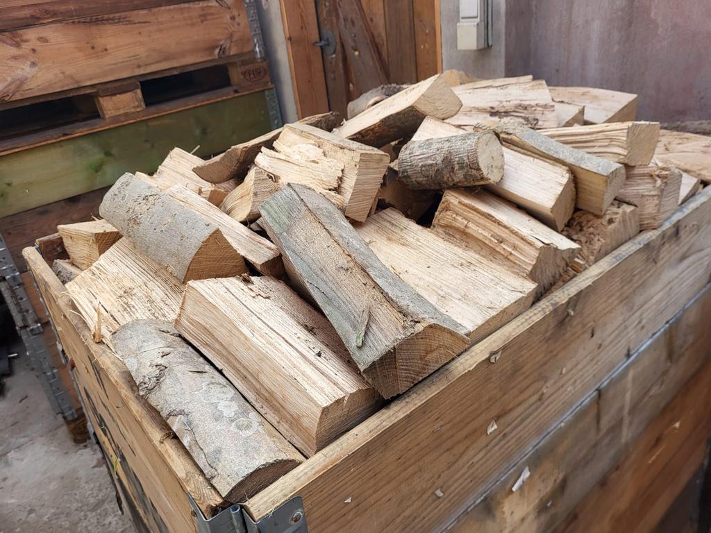 Te koop droog haard hout, Minder dan 3 m³, Ophalen