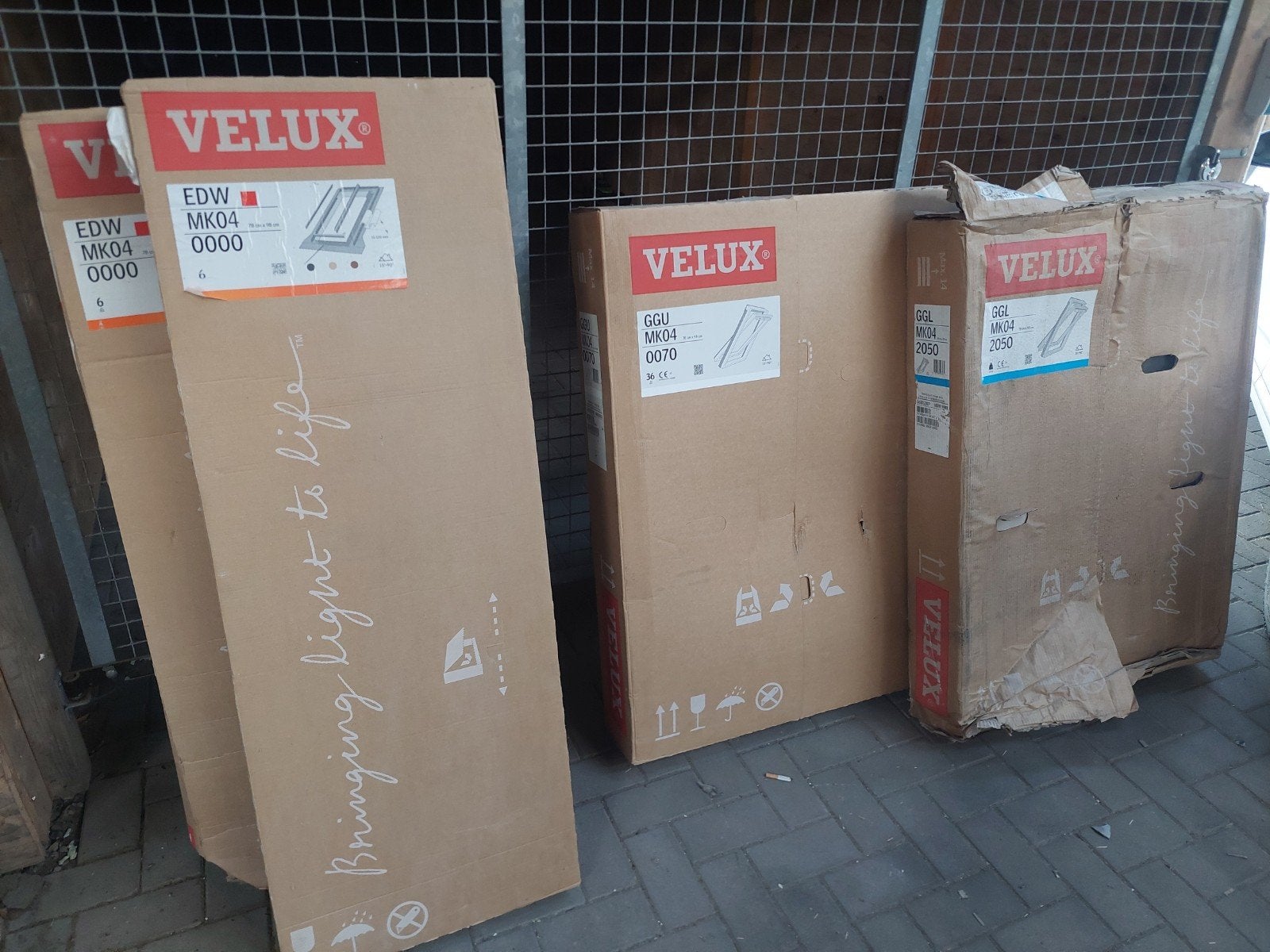1x ggl en 1x ggu nieuwe velux dakramen met gootstukken, Ophalen of Verzenden