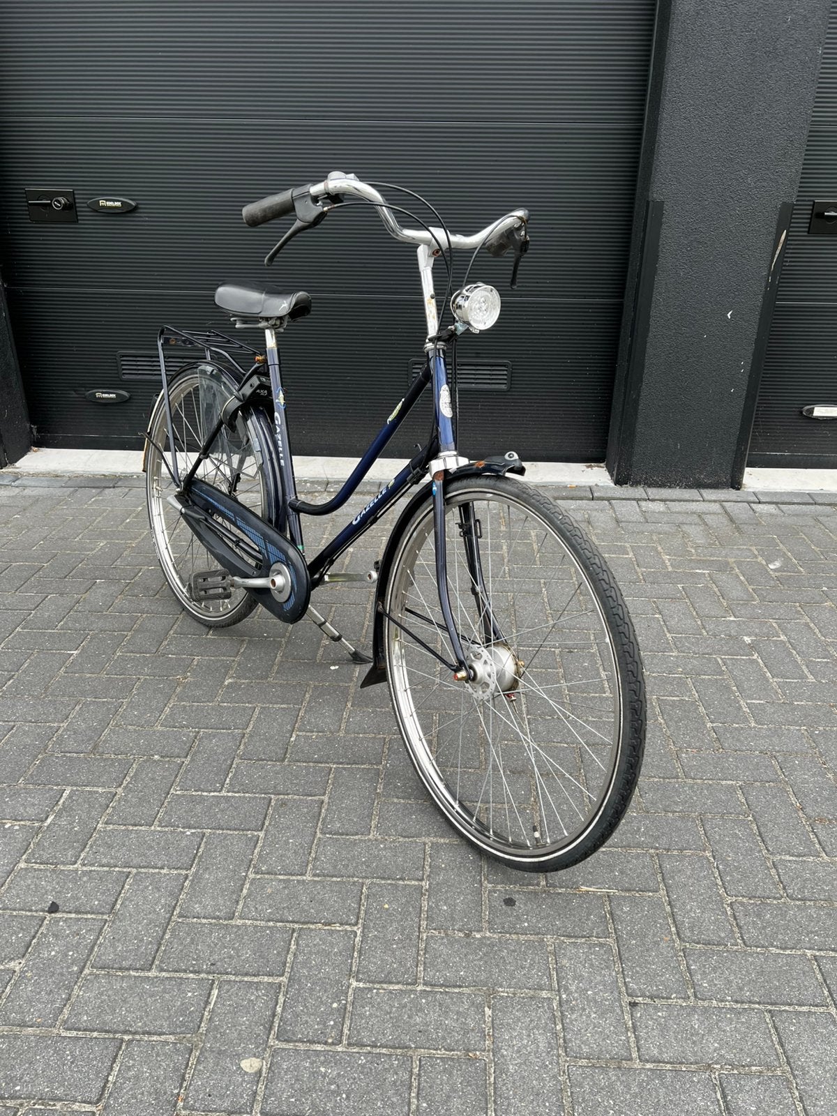 Goede gazelle damesfiets blauw AXA SLOT versnelli handremmen, Fietsen en Brommers, Fietsen | Dames | Damesfietsen, Versnellingen