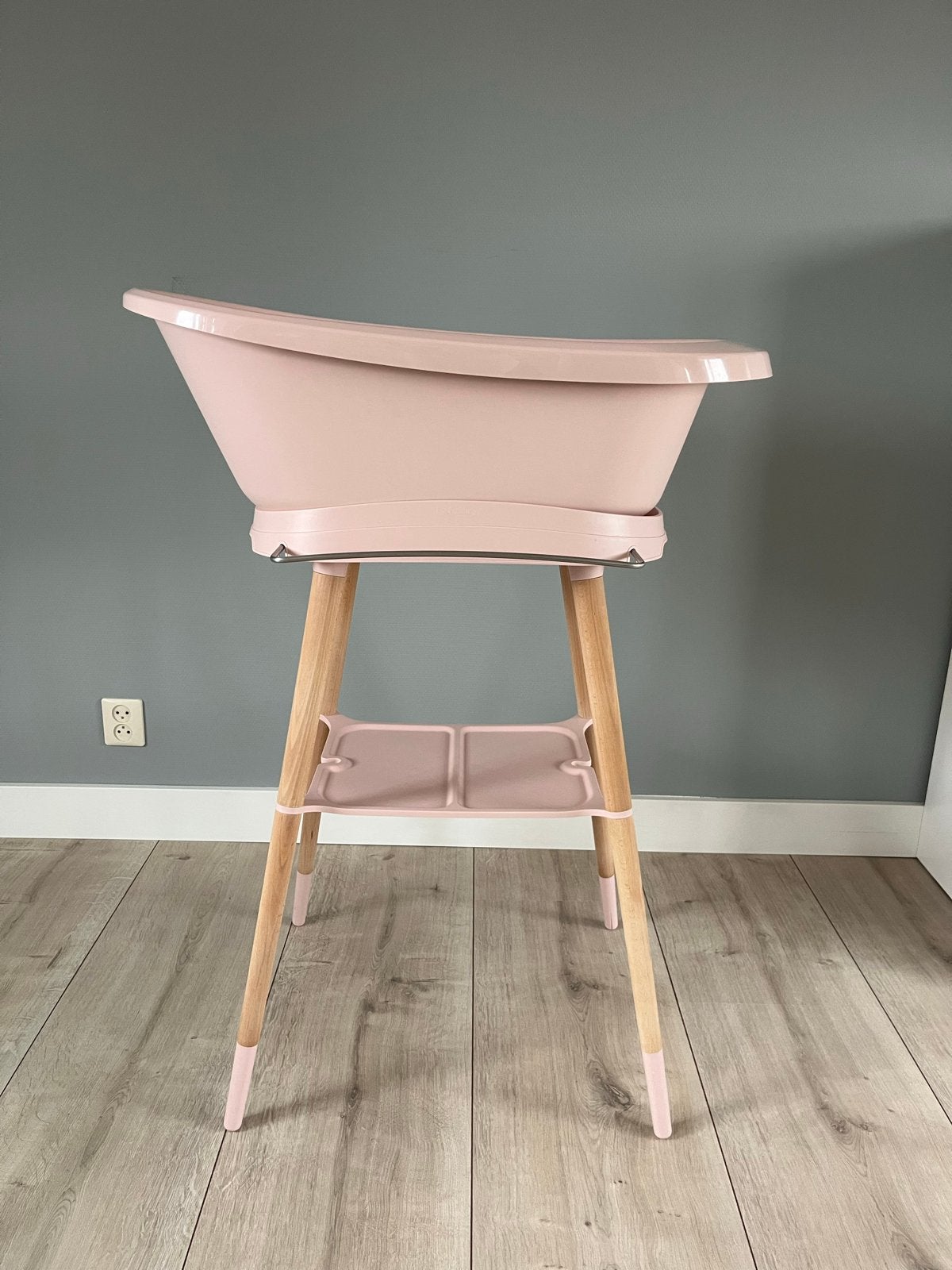 Bébé-jou babybadje met standaard en badzitje - Roze, Ophalen of Verzenden, Zo goed als nieuw, Badje, Bébé-jou