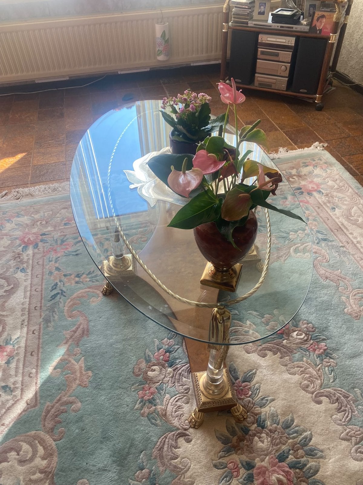 Ovale glazen salontafel met gouden onderstel, Huis en Inrichting, Ophalen, Gebruikt, Ovaal, Glas