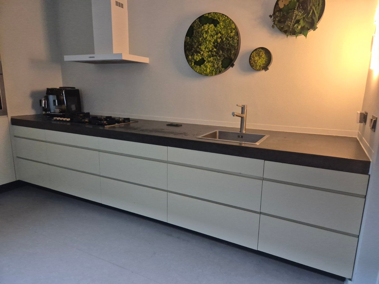 Moderne keuken met inbouwapparatuur, Ophalen, Gebruikt, Overige materialen, Enkelwandige keuken