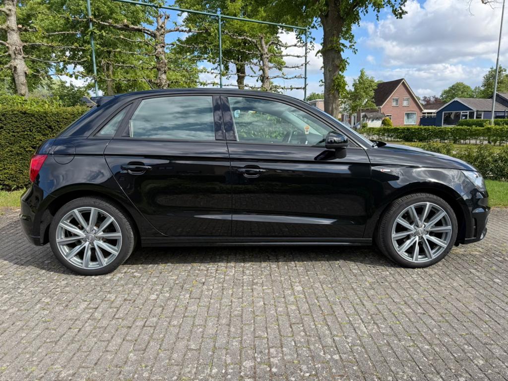 Audi A1 1.2 TFSI S~LINE-SPORTBACK-Full LED-Xenon-1e eigenaar, Voorwielaandrijving, 4 cilinders, Zwart, Handgeschakeld