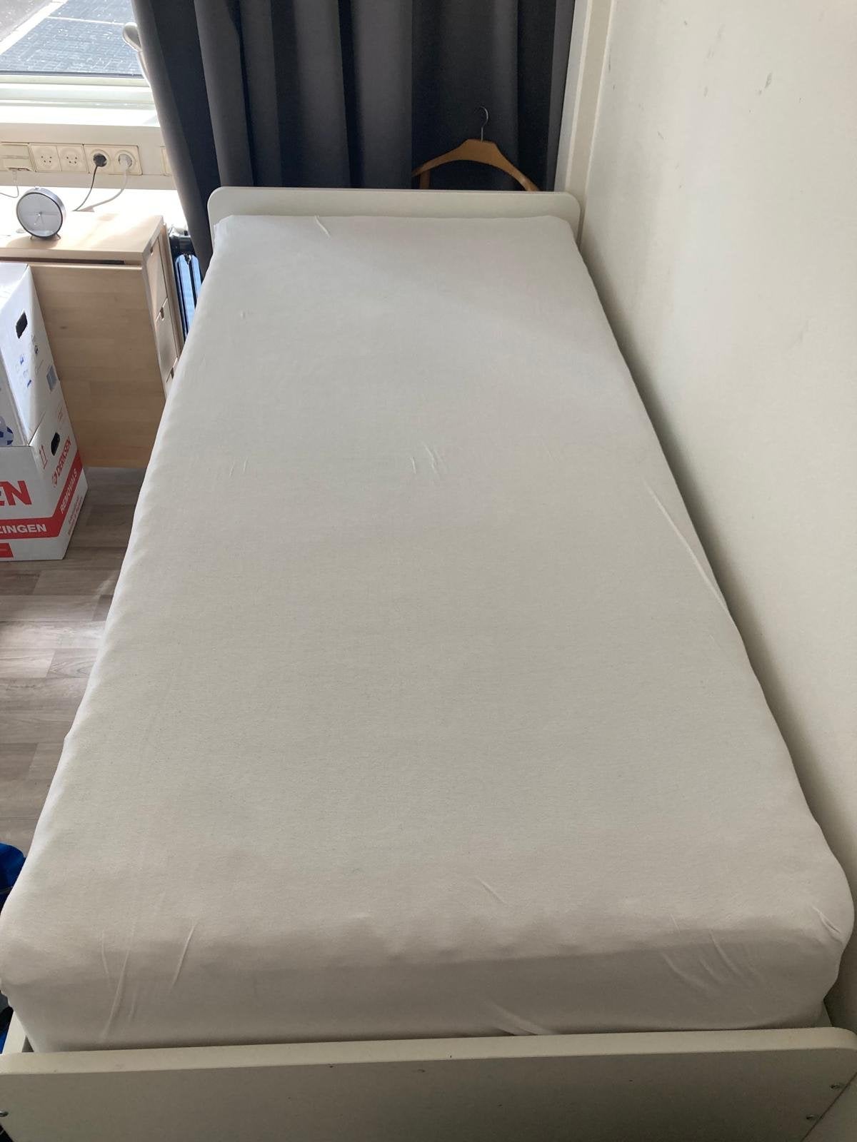Eenpersoons matras van 90 bij 200 cm, Huis en Inrichting, Ophalen, Gebruikt, 90 cm, Eenpersoons