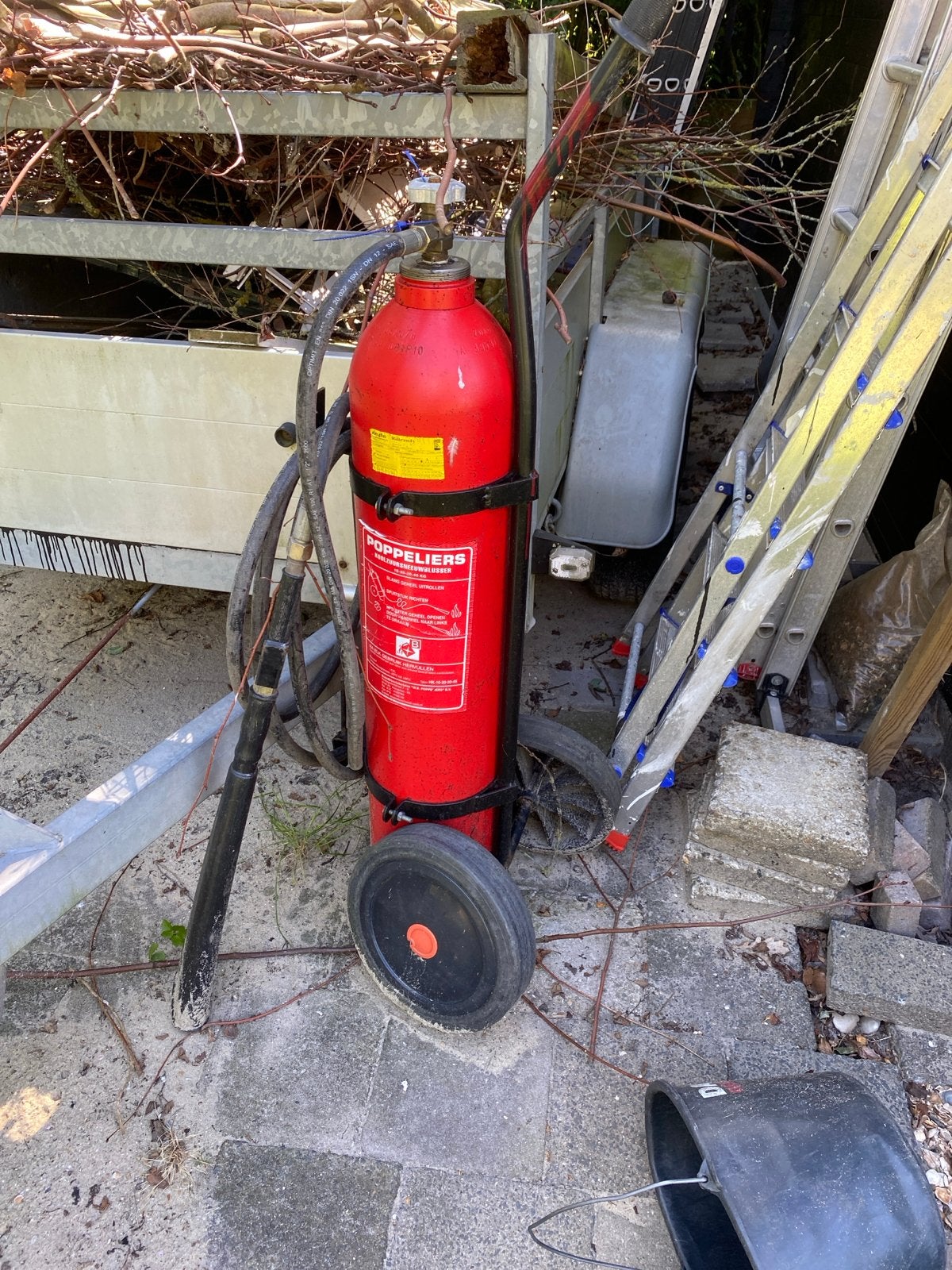 Gasfleshouder met wielen, Ophalen, Gebruikt