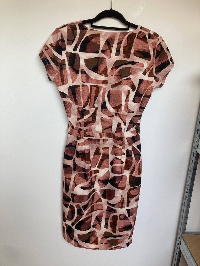 Lilytime bruine abstracte jurk getailleerd ceintuur maat 38, Kleding | Dames, Jurken, Bruin, Ophalen of Verzenden, Zo goed als nieuw