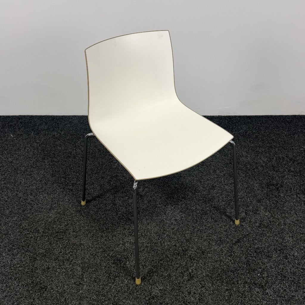 Arper Catifa 46 | Wit/Bruin, Huis en Inrichting, Stoelen, Ophalen, Bruin, Kunststof, Eén