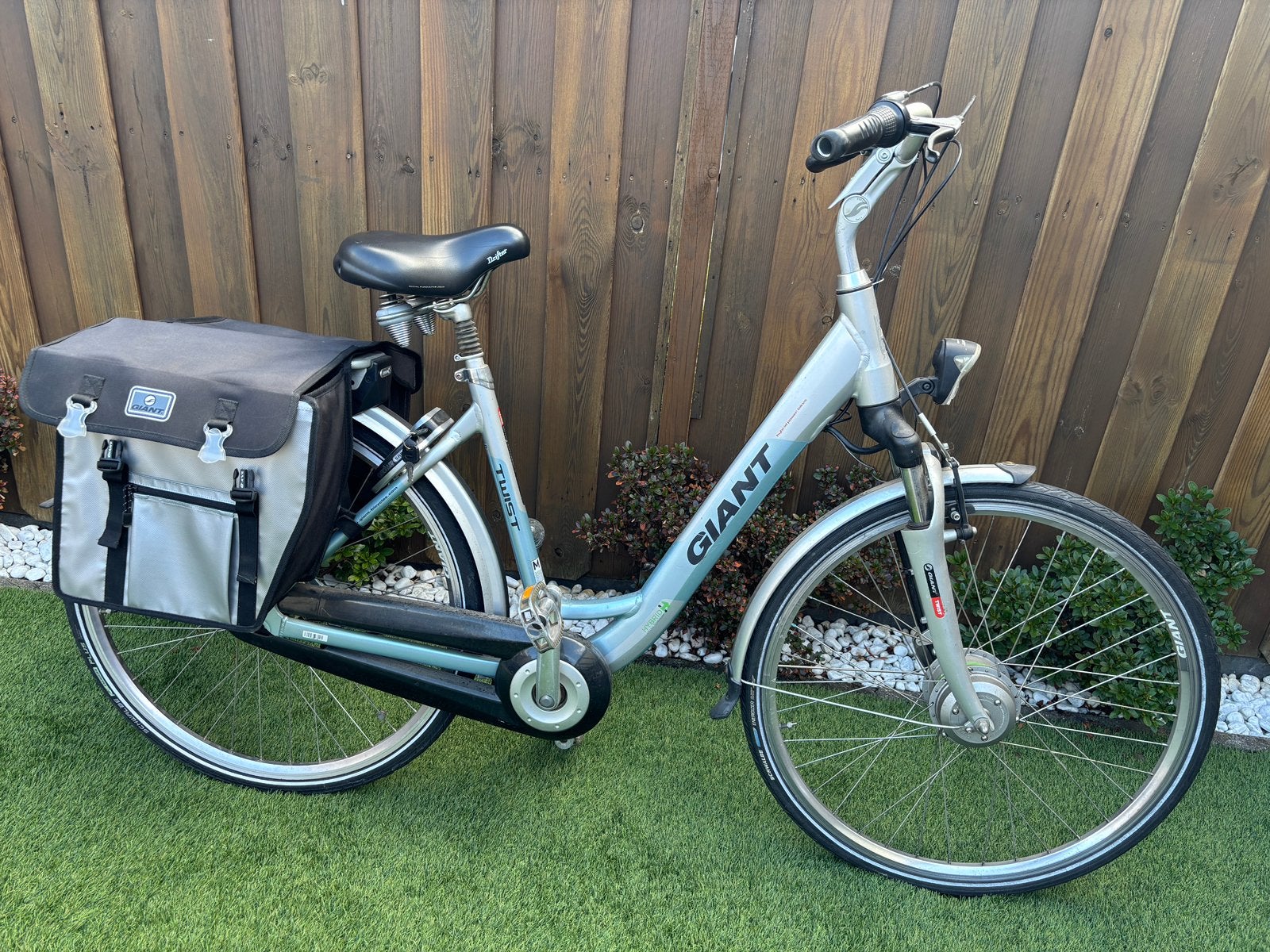 Giant Twist elektrische fiets Accu 36v, Zo goed als nieuw, 51 tot 55 cm, 30 tot 50 km per accu, Giant