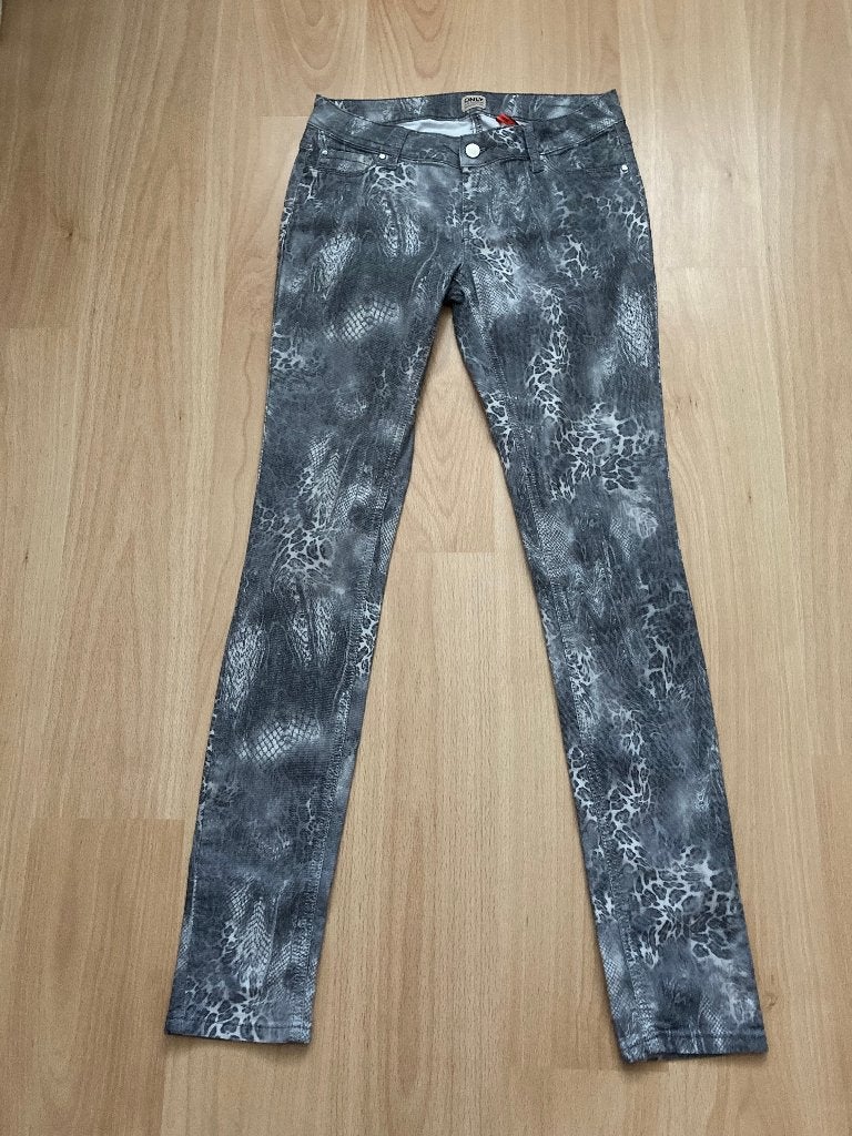 ONLY Jeans broek met dierenprint - Grijs/Zwart Mt  W30 / L34, Only, Zwart, Ophalen of Verzenden, Zo goed als nieuw