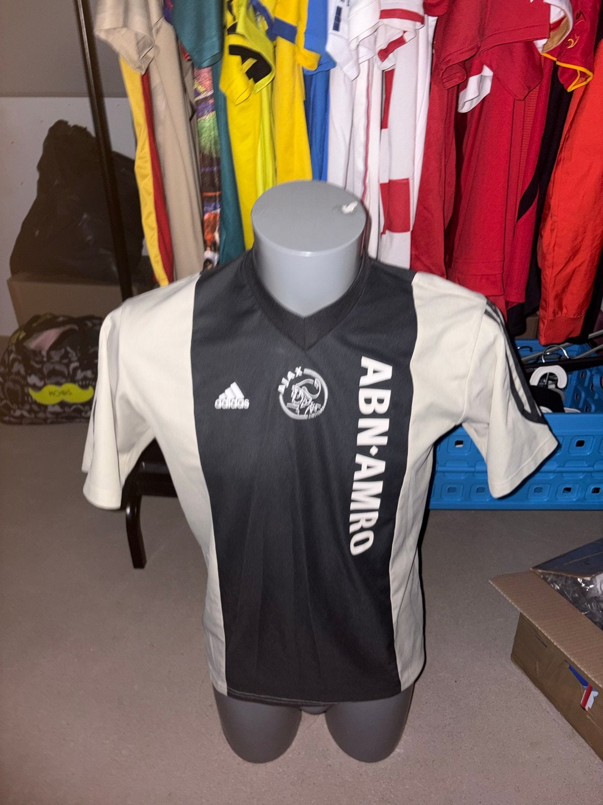 Ajax Voetbalshirt - Klassiek Design, Sport en Fitness, Voetbal, Maat M, Ophalen of Verzenden, Gebruikt, Shirt