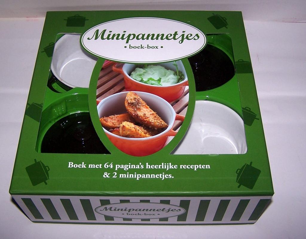 Doos met 2 mini ovenpannetjes en receptenboek. Nieuw., Overige typen, Ophalen of Verzenden, Nieuw, Steen/keramiek