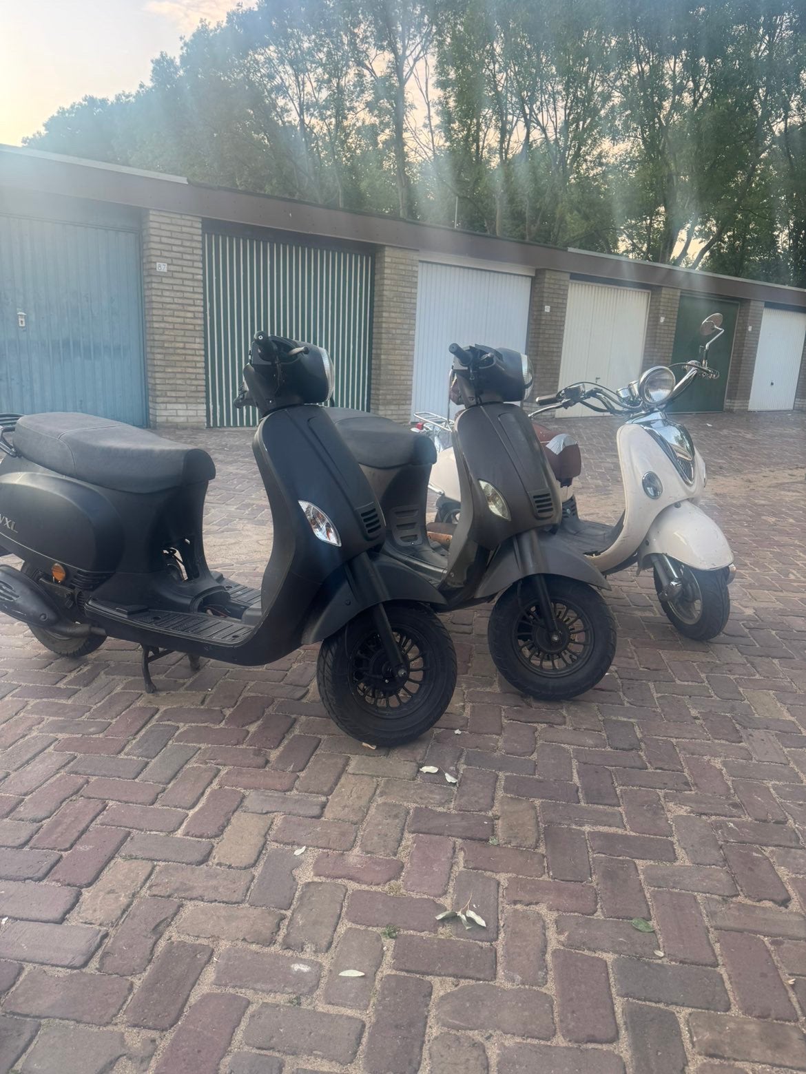 3 btc scooters handel prijs (zwarte is weg), Ophalen, Zo goed als nieuw, Overige merken