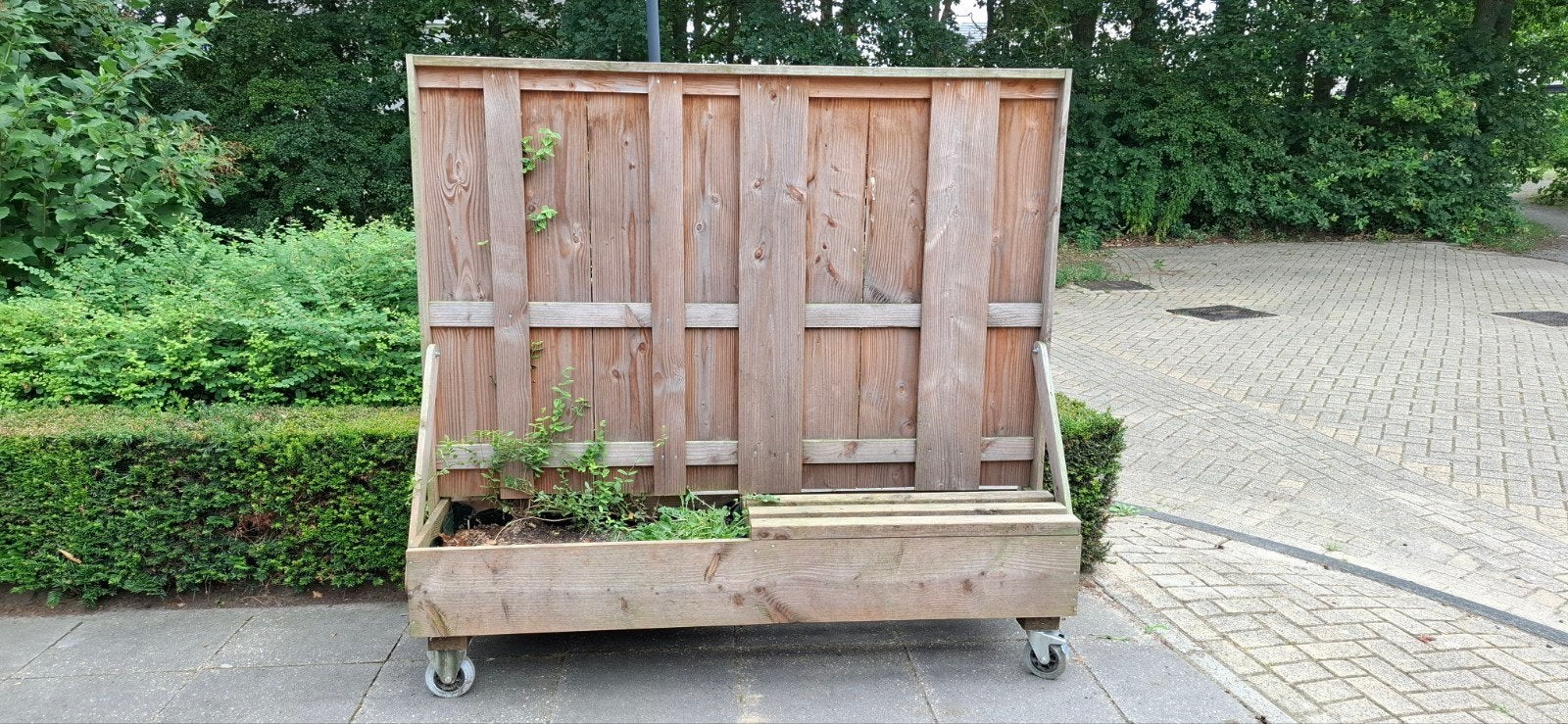 Verrijdbare schutting met plantenbak - 184x170x65 cm, Ophalen, Minder dan 3 meter, Hout, 1 tot 2 meter