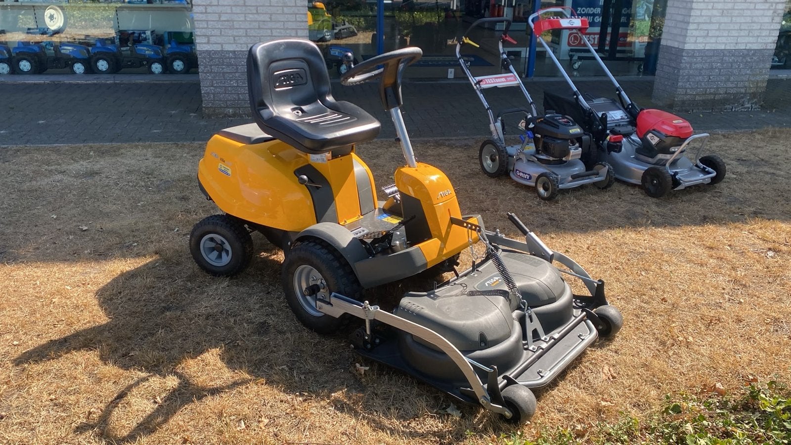 Stiga Villa 15 HST - Jong gebruikt, incl. onderhoud & garant, Cirkelmaaier, Ophalen of Verzenden, Zo goed als nieuw, Benzine-grasmaaier
