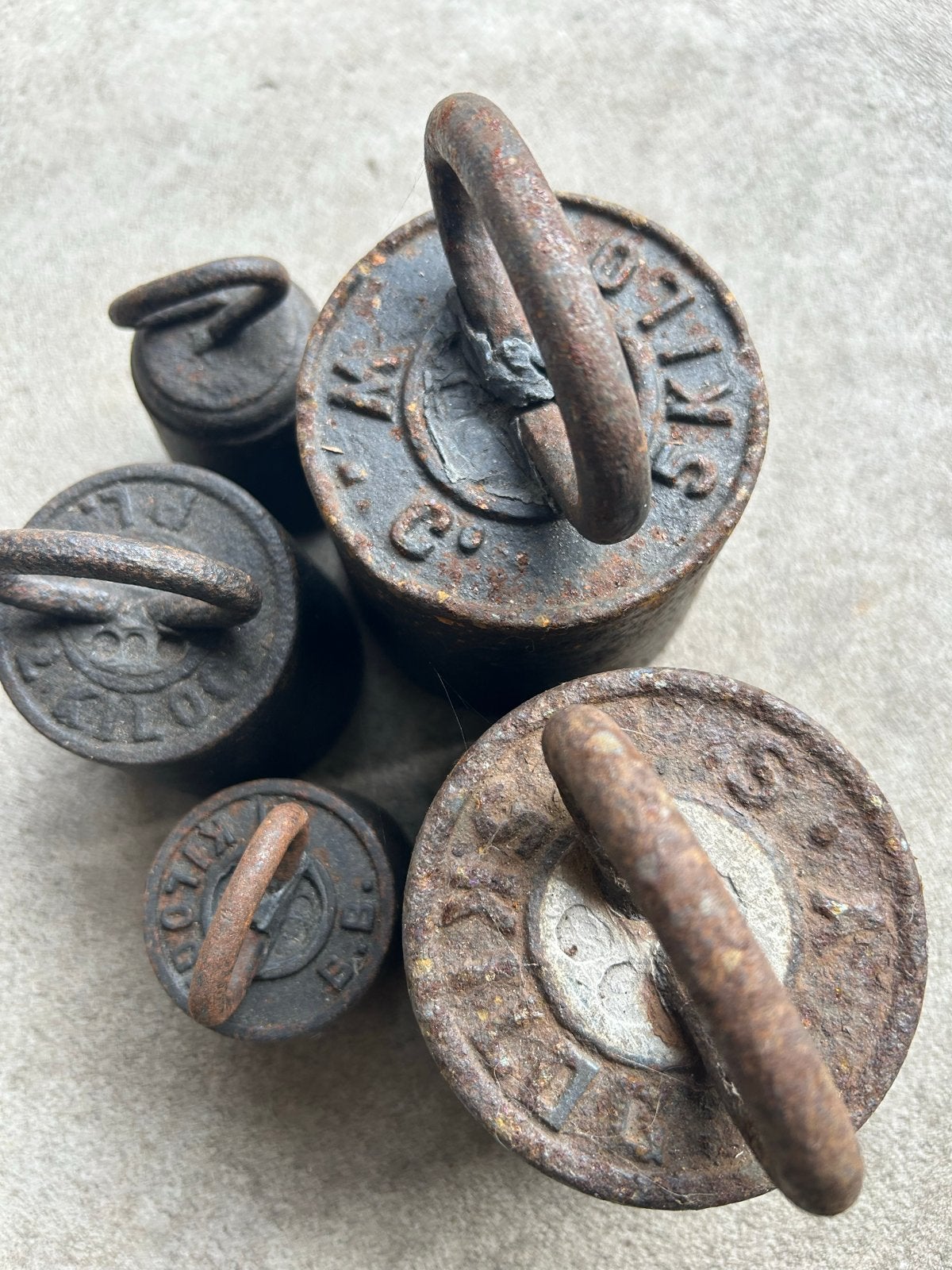 Set van 5 antieke gietijzeren gewichten, Antiek en Kunst, Antiek | Gereedschap en Instrumenten, Ophalen