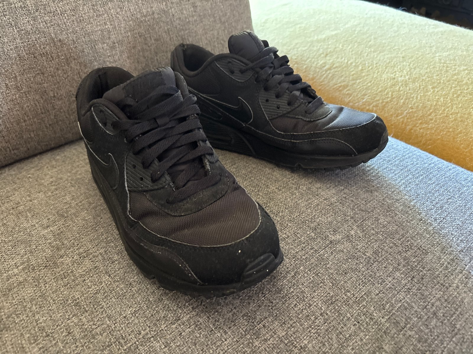 Afgedragen Nike Air Max 90 - Maat 43 - Voor Verzamelaar, Ophalen of Verzenden, Gedragen, Zwart, Sneakers of Gympen