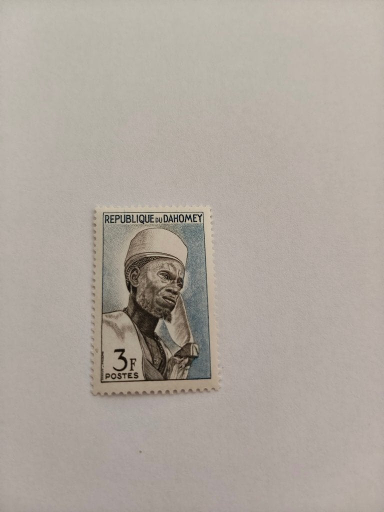 8485 du dahomey benin portret van een stamhoofd bariba, Postzegels en Munten, Verzenden, Overige landen