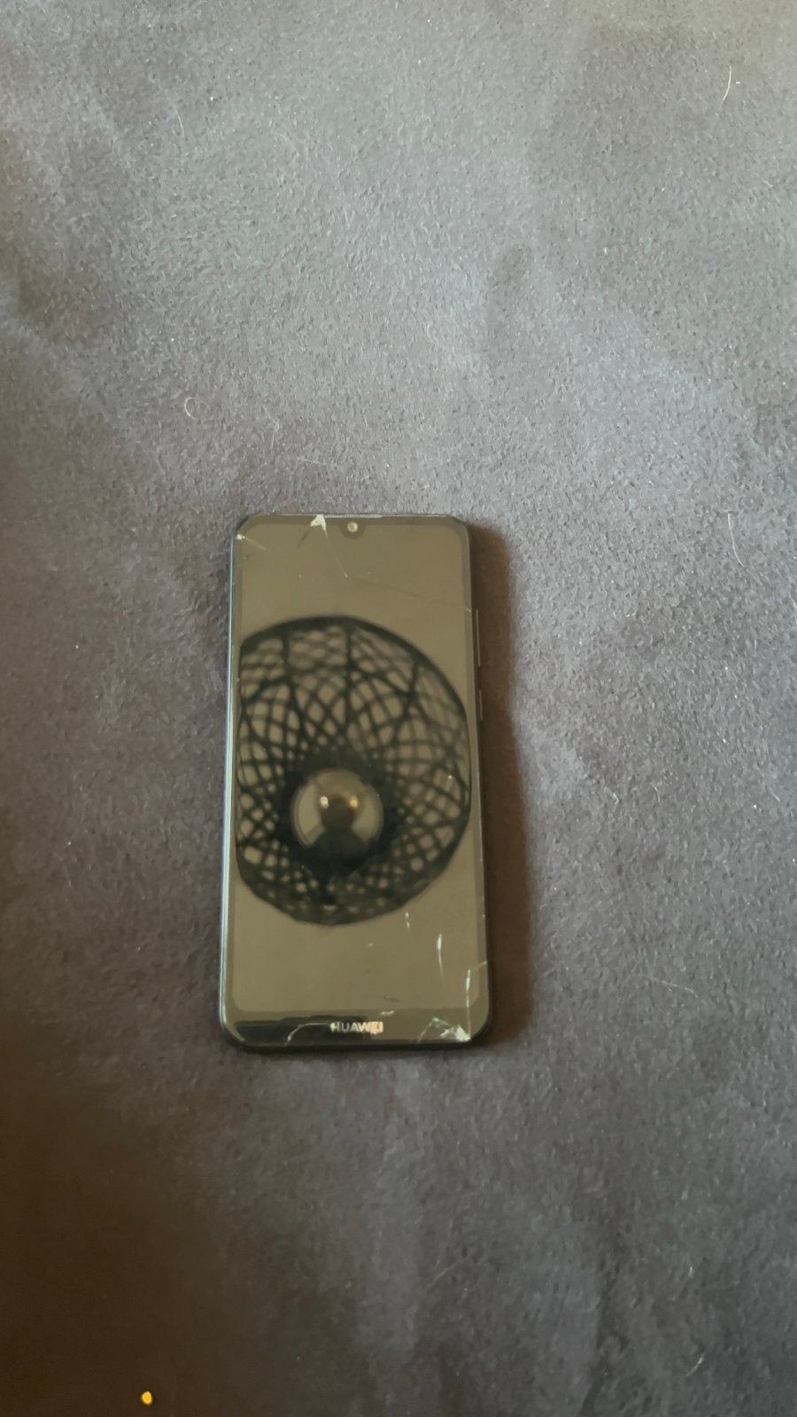 Huawei telefoon 32 GB - Goede batterij, schade aan scherm, Telecommunicatie, Mobiele telefoons | Huawei, Ophalen of Verzenden