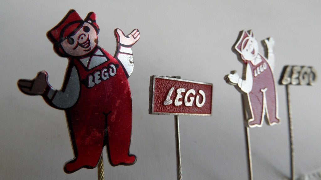 Lego bouwstenen speldjes 4 x verschillend, Verzenden, Zo goed als nieuw, Merk, Speldje of Pin