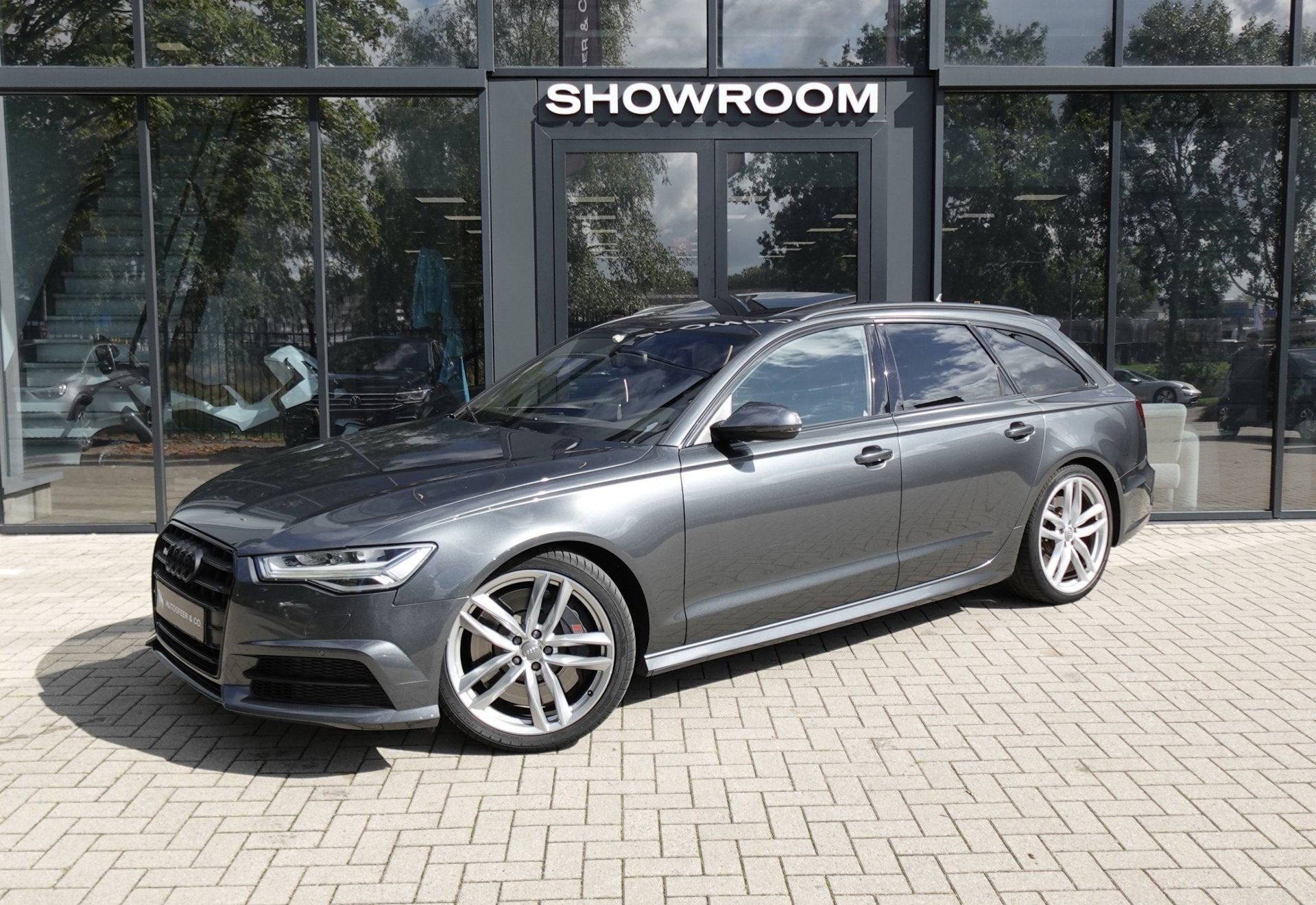 Audi S6 Avant 4.0 TFSI S6 Pro Line Plus PANO BOSE MATRIX, Auto's, Automaat, 1935 kg, Gebruikt, 5 stoelen
