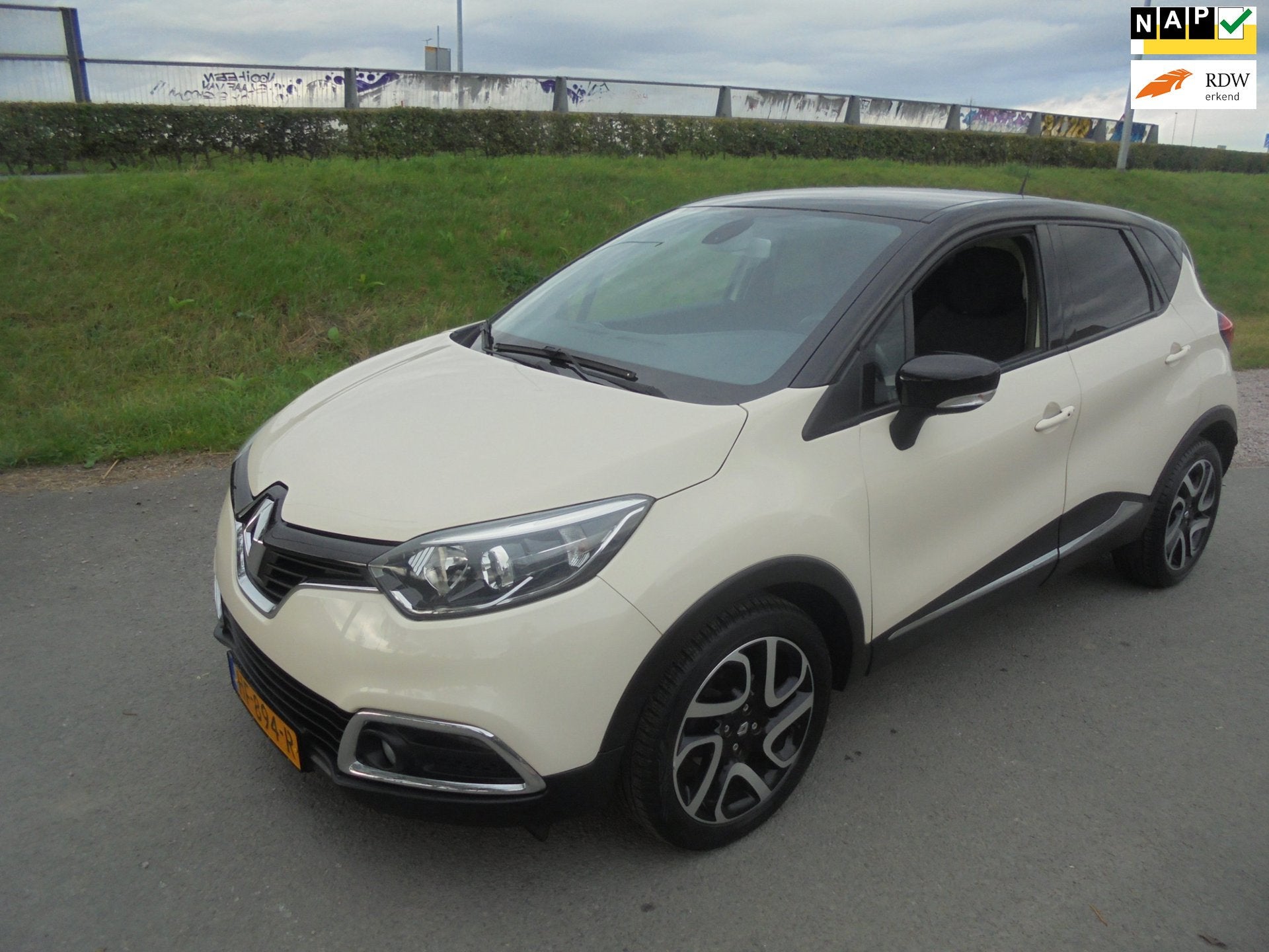 Renault Captur Renault Captur 0.9 Benzine airco navigatie tr, Auto's, Voorwielaandrijving, 898 cc, Gebruikt, Euro 6