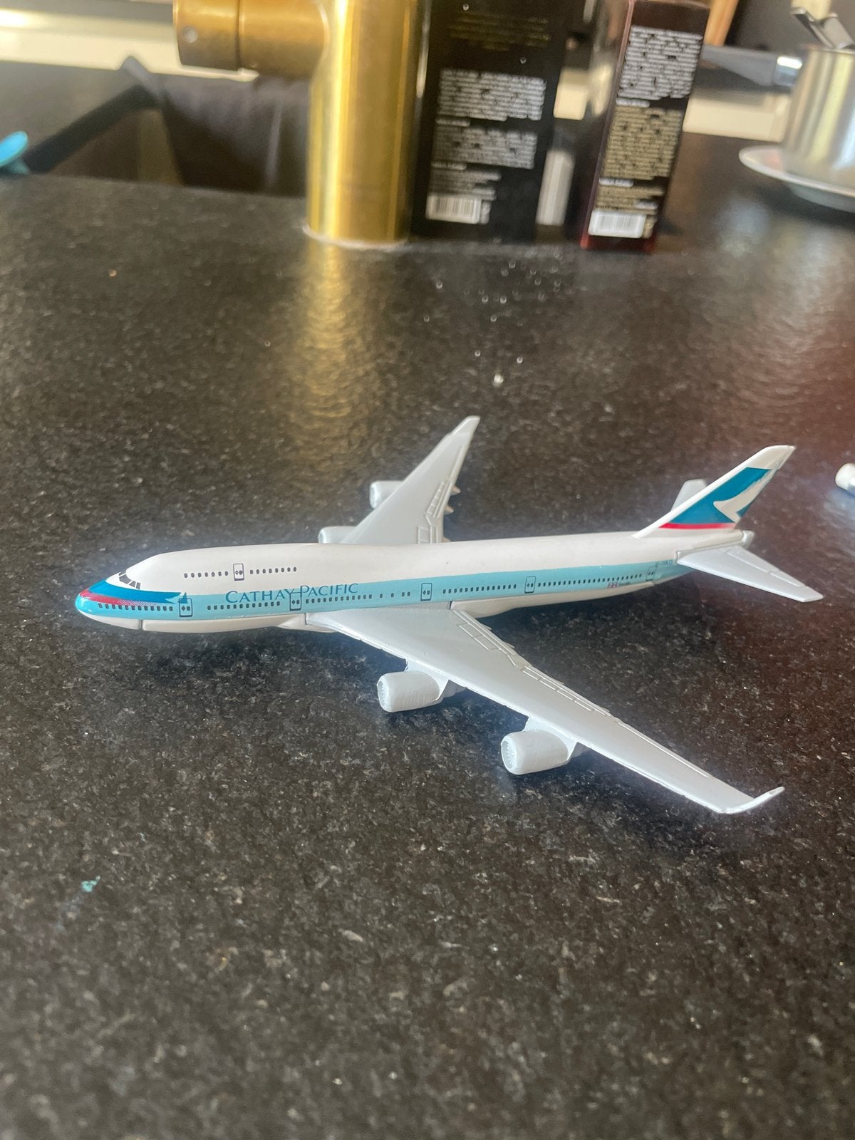 Cathay Pacific Vliegtuigmodel Metaal, Overige merken, Ophalen of Verzenden, Vliegtuig, Gebruikt