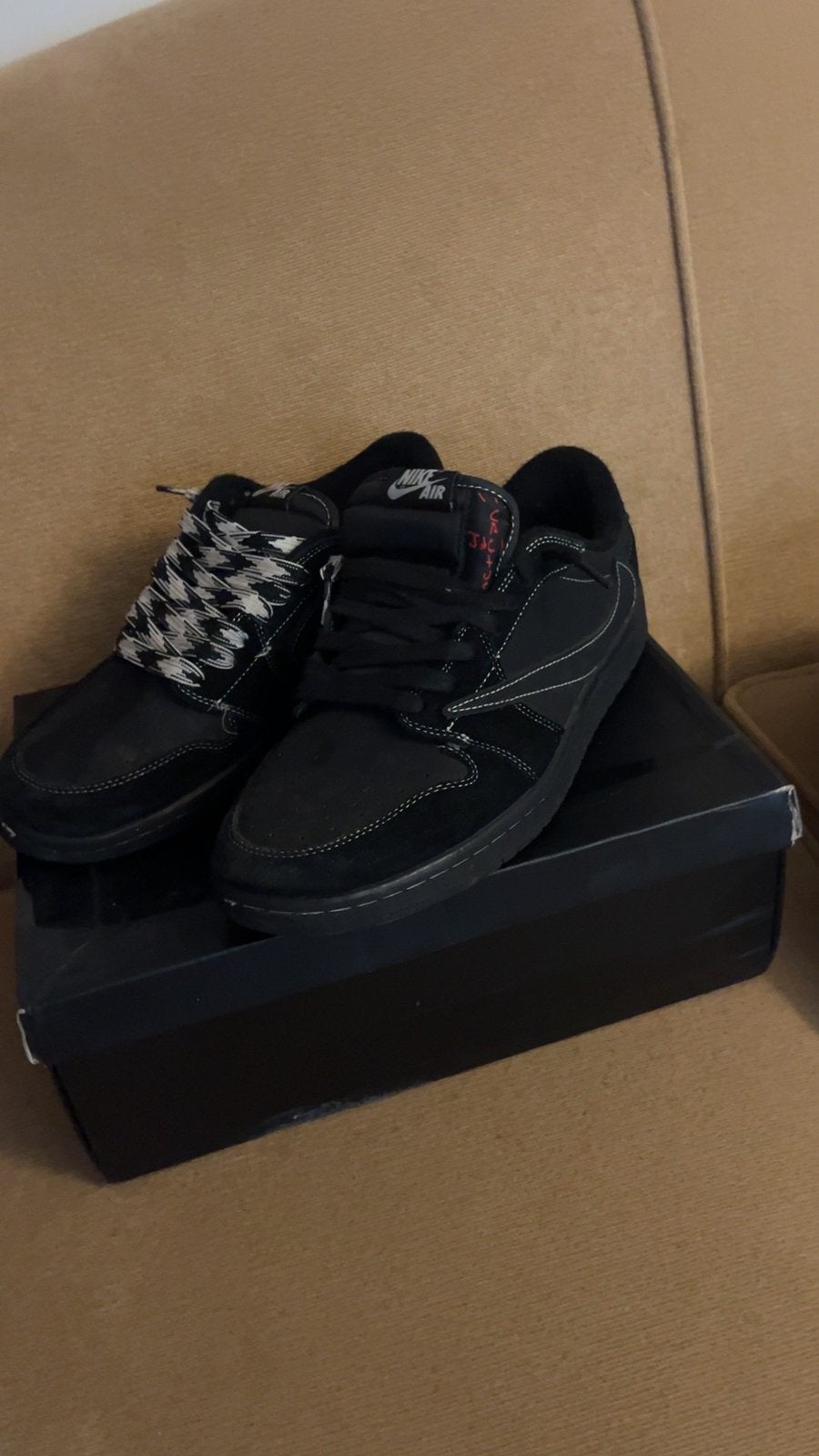 Jordan x Travis scott, Ophalen of Verzenden, Zo goed als nieuw