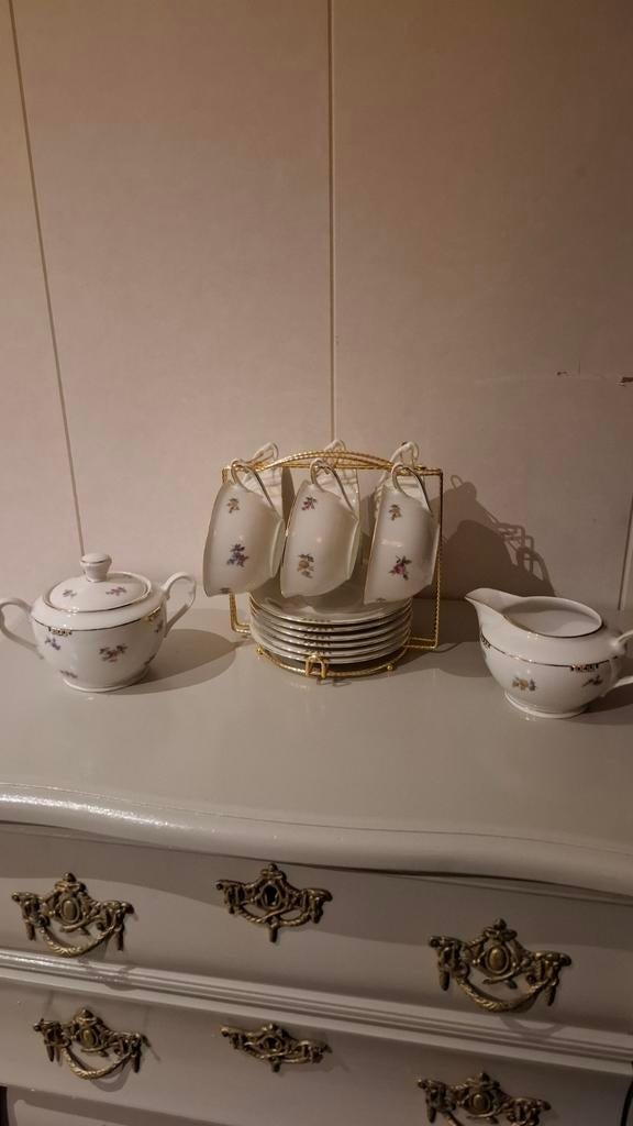 Bavaria kopjes en schotels met suikerpot en melkkan, Ophalen of Verzenden