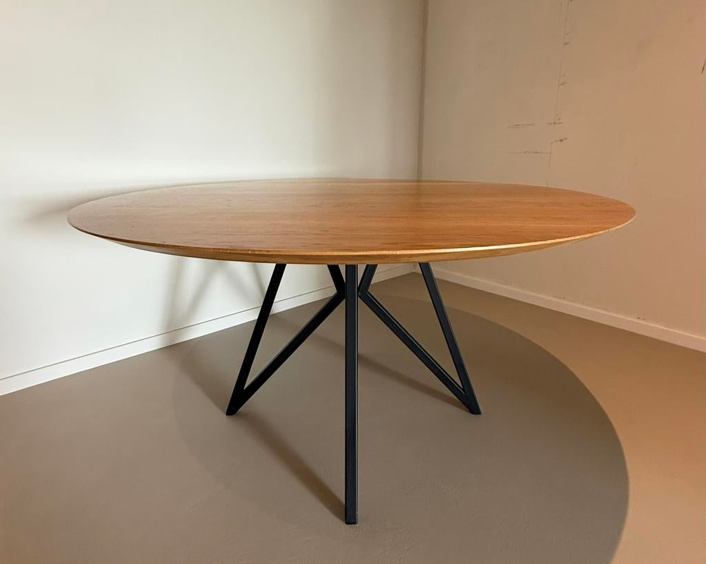 Studio Henk Eiken ronde eettafel Butterfly 140cm, Huis en Inrichting, Ophalen, Design, Zo goed als nieuw, Vijf personen of meer