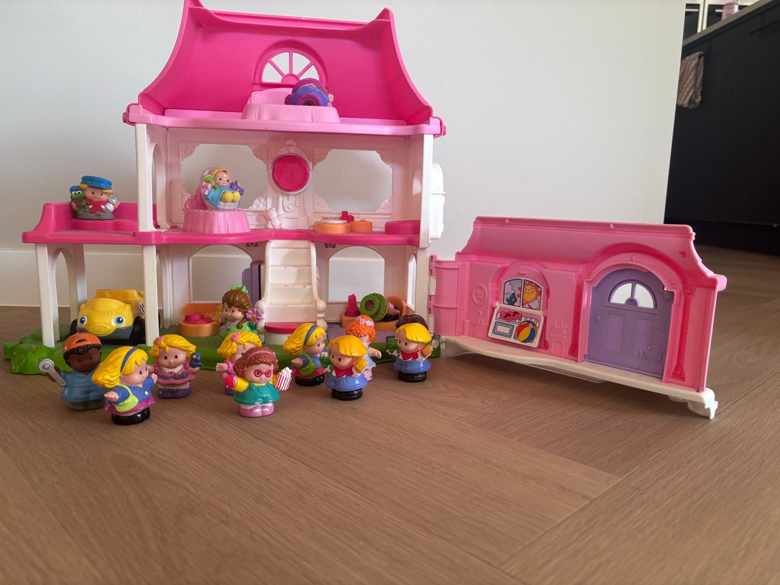 Fisher-Price Little People Poppenhuis met veel poppetjes, Kinderen en Baby's, Speelgoed | Poppenhuizen, Gebruikt, Poppenhuis, Ophalen of Verzenden