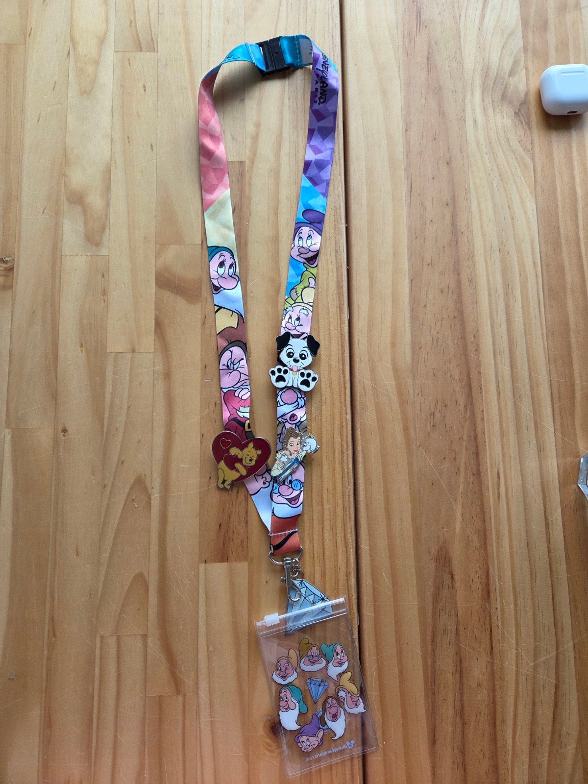 Disney lanyard met pins - nieuw uit Disneyland, Ophalen of Verzenden, Overige figuren, Nieuw, Overige typen