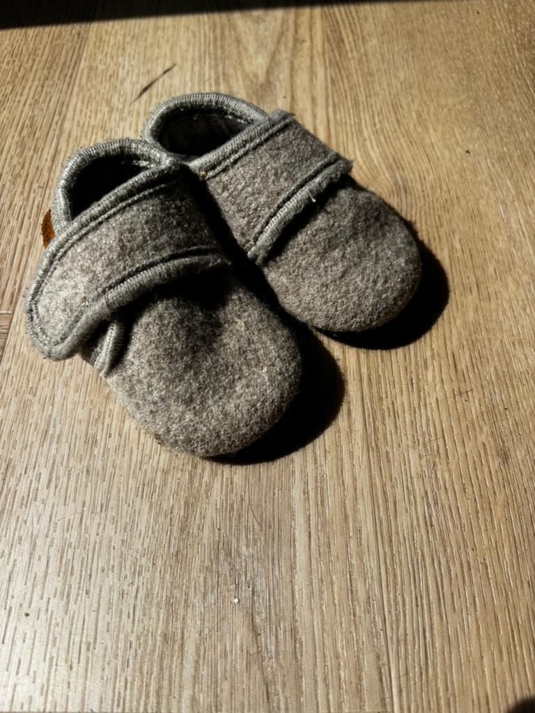 En-fant slofjes. Grijs. Maat 19/20, Slofjes, Jongetje of Meisje, Ophalen of Verzenden, Zo goed als nieuw