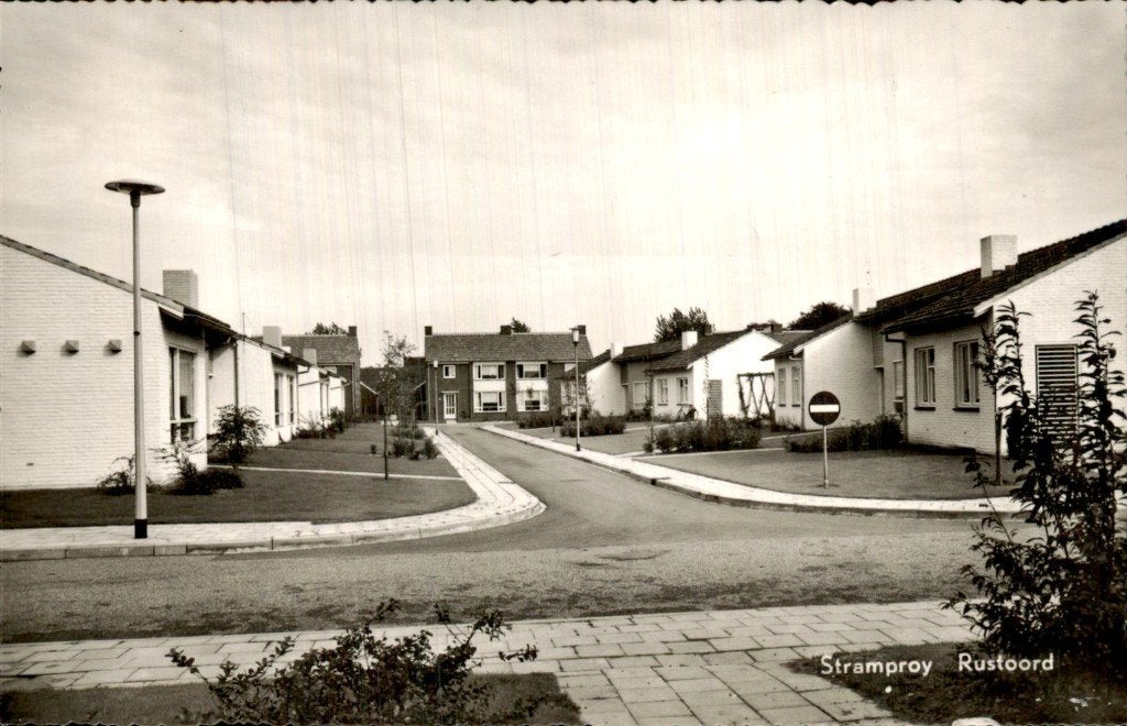 Stramproy - Rustoord - Straatbeeld, Verzamelen, Ophalen of Verzenden, 1960 tot 1980, Ongelopen, Limburg
