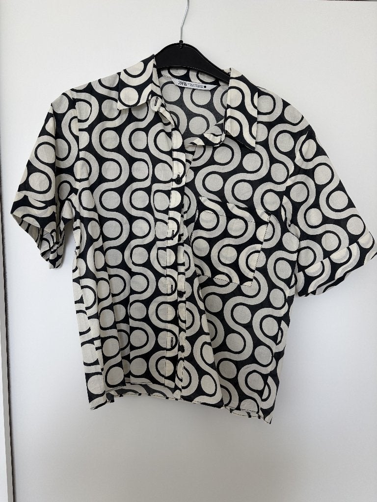 Blouse met patroon van Zara, maat XS, Kleding | Dames, Blouses en Tunieken, Ophalen of Verzenden, Zo goed als nieuw, Maat 34 (XS) of kleiner